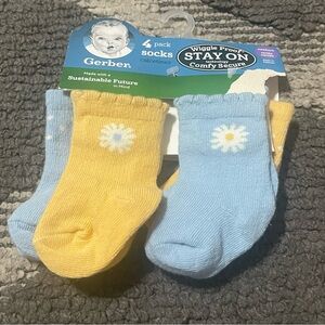 Gerber 4pk socks girls newborn